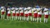 Les joueurs de l'équipe du Congo chanteront l'hymne national de leur pays lors de leur match de qualification pour la Coupe du Monde 2018 entre l'Egypte et le Congo au stade Borg el-Arab d'Alexandrie le 8 octobre 2017. / AFP PHOTO / TAREK ABDEL HAMID