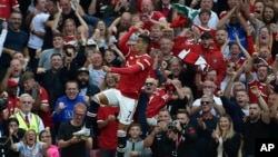 Ronaldo a lokacin da yake murnar cin kwallo