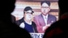 지난 2017년 2월 한국 서울역에 설치된 TV에서 북한 김정남 암살 사건 관련 보도가 나오고 있다.