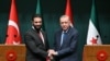 တူရကီသမ္မတ Recep Tayyip Erdogan (ယာ) နှင့် အတူတွေ့ရသည့် ဆီးရီးယား ကြားဖြတ်သမ္မတ Ahmed al-Sharaa။ (၄ ဖေဖော်ဝါရီ ၂၀၂၅) (OZAN KOSE/AFP)