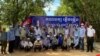 រូបឯកសារ៖ សកម្មភាព​ជួបជុំគ្នា​នៃ​សកម្មជន​និង​មន្រ្តី​របស់​គណបក្ស​ភ្លើងទៀន នៅ​សង្កាត់​សំបួរ ក្រុង​សៀមរាប នៅ​ថ្ងៃទី១៥ ខែវិច្ឆិកា ឆ្នាំ២០២១។ (រូបថត៖ គណបក្ស​ភ្លើង​ទៀន) 