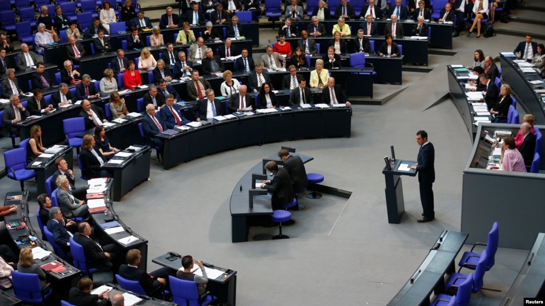 Germaniya qonunchilari muhokama qilayotgan loyiha matniga ko'ra, armanlarning o'limi ommaviy qatliom bo'lib, o'tgan asr sahifalariga "dahshatli tarzda" muhrlangan.