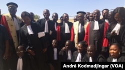 Le personnel judiciaire reconduit la grève sèche dans toutes les juridictions pour 7 jours à compter du 6 juin 2018 au Tchad, 11 janvier 2018. (VOA/André Kodmadjingar)