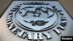 Ekonomik programı destekleyen IMF, Türkiye’ye mali politikaları sıkılaştırmasını ve ücret artışını beklenti enflasyonuna göre yapmasını önerdi.