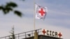 Le drapeau du Comité international de la Croix rouge à Génève, Suisse, 26 avril 2001.