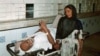 ڈاکٹروں کی ہڑتال کے باعث مریضوں کو شدید مشکلات کا سامنا ہے۔ (فائل فوٹو)