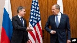 Держсекретар США Ентоні Блінкен та міністр закордонних справ РФ Сергій Лавров.