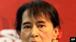 တိုးတက်မှုစစ်မစစ် သတိထားသုံးသပ်ဖို့ ဒေါ်စုတိုက်တွန်း