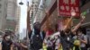  数万港人再上街头抗争反对“港版国安法” 