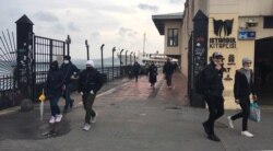 Millions of people in Istanbul still commute to work despite the city being the epicenter of the COVID-19 outbreak, as President Erdogan insists the "wheels of economy still need to turn." (Dorian Jones/VOA)